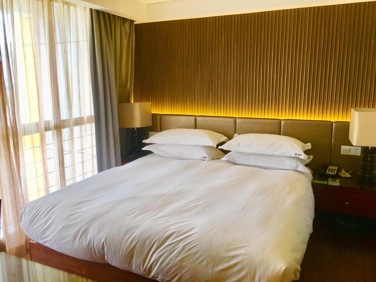 Yiwu Wendemu International Hotel Экстерьер фото